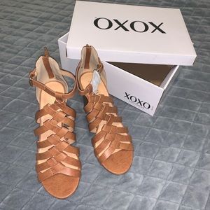 NWT XOXO heels
